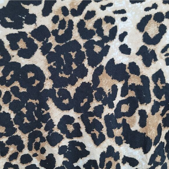 GAZE Cropped Leopard Print Top - Picture 6 of 7